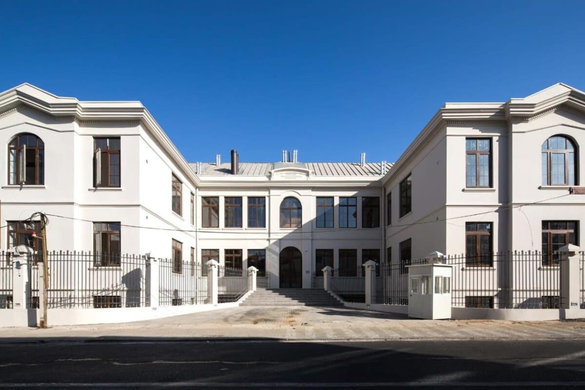 1 Amplio Loft Con Jardín, En El Mejor Proyecto De Valparaíso, Con Estacionamiento, Servicio Hom Apartamento Valparaíso